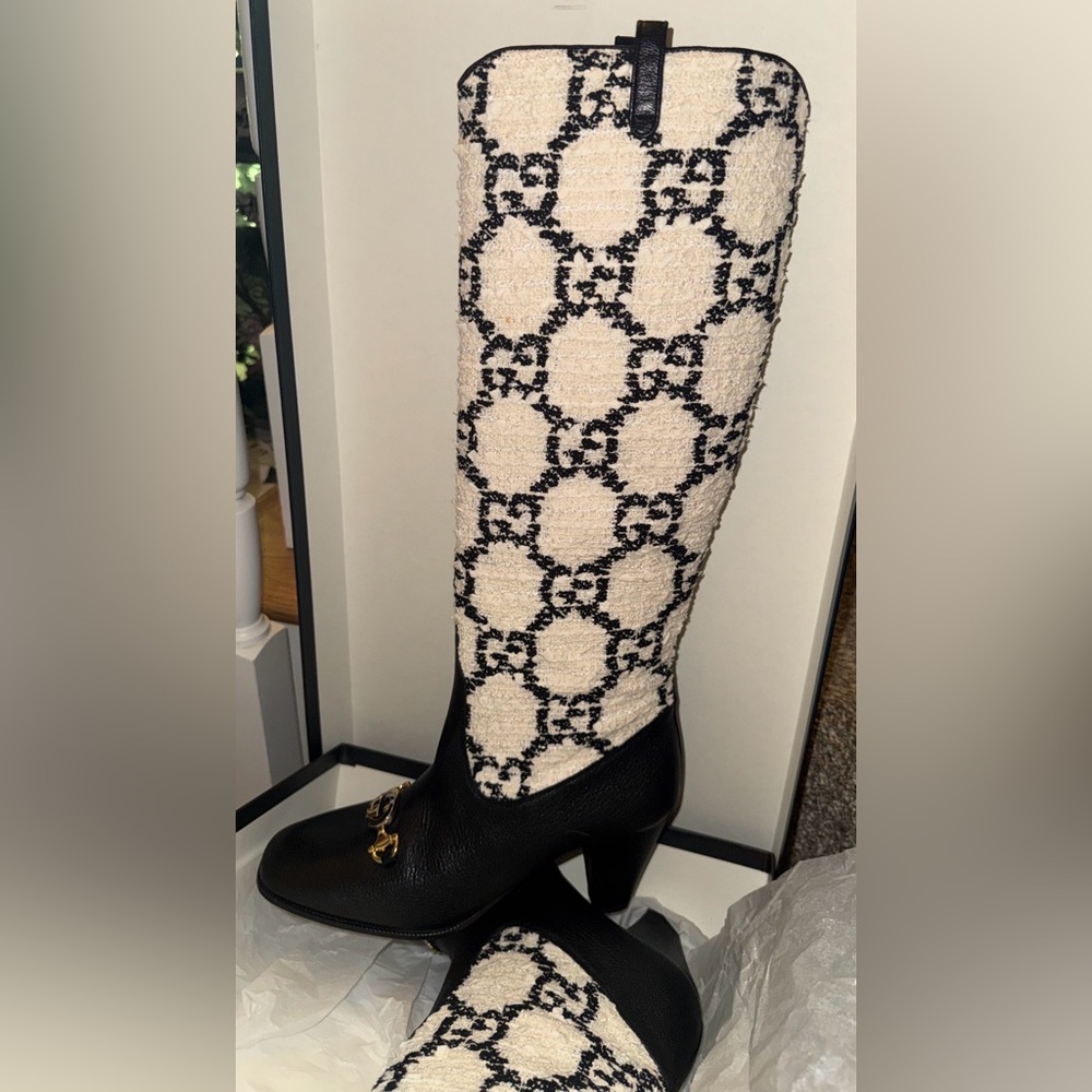 Elegant Black and Cream Women's GUCCI Boots. Brand New Never Worn. Size 39 - Picture 7 of 7